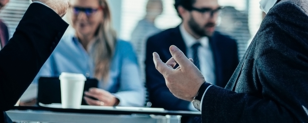 Als een bank je dwingt, is het dan nog vrijwillig? De discussie over regularisatie en erfbelasting